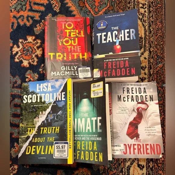 book bundle! 📚 - Picture 1 of 2